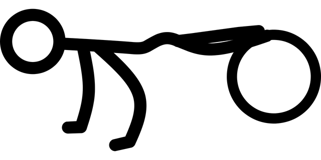 11. Střídavé zvedání nohou ⁤v leže na fitballu (Fitball Alternating Leg Lifts)