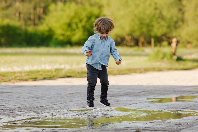 Důležitost pití vody‌ při hubnutí ‍a doporučený‍ denní příjem