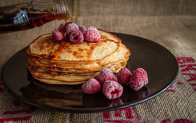 5. Palacinky se ‌špenátem a lososem: Skvělá volba pro vyvážený oběd plný bílkovin